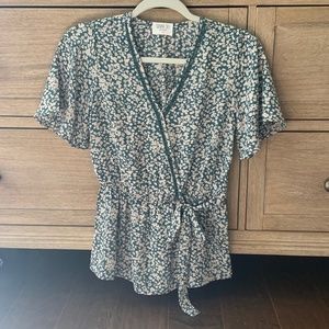 Green floral short sleeve V neck blouse with waist tie, XS